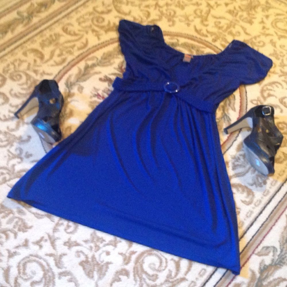 Ladies royal blue 👗 in size medium from So Sik